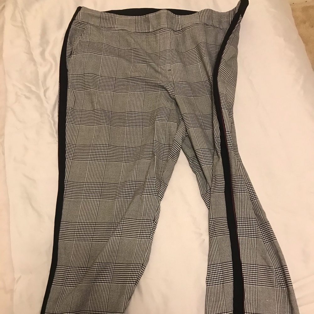 Black and white pinstriped pant